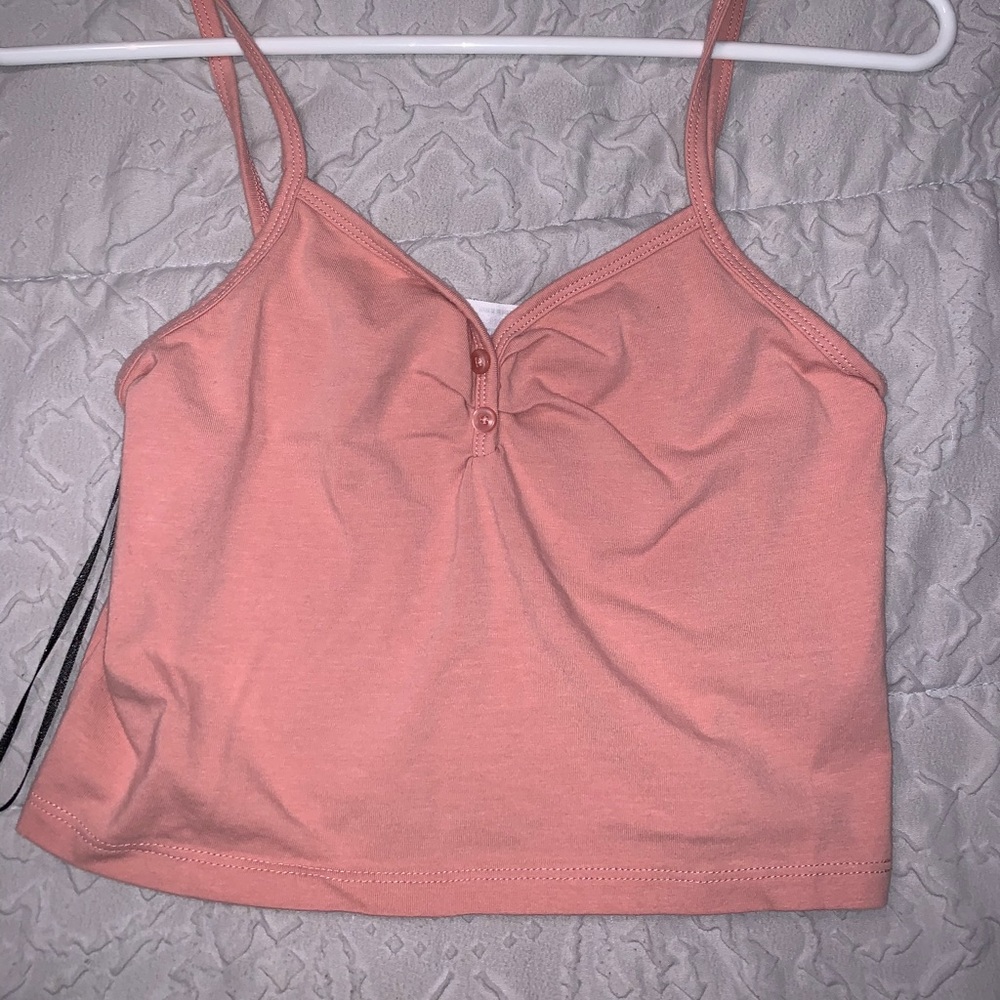 pink button up tank